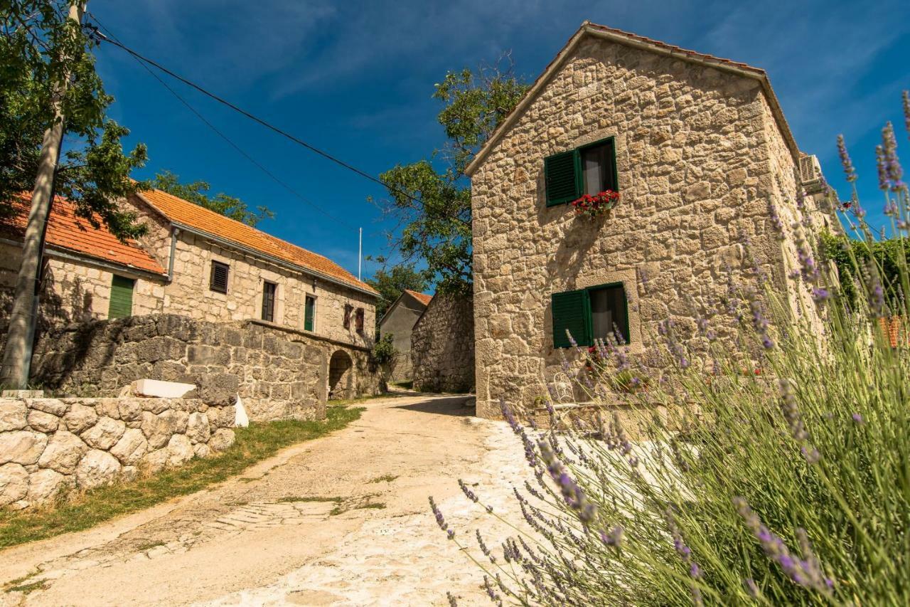 Holiday Home Godinj Donje Rascane Exterior photo